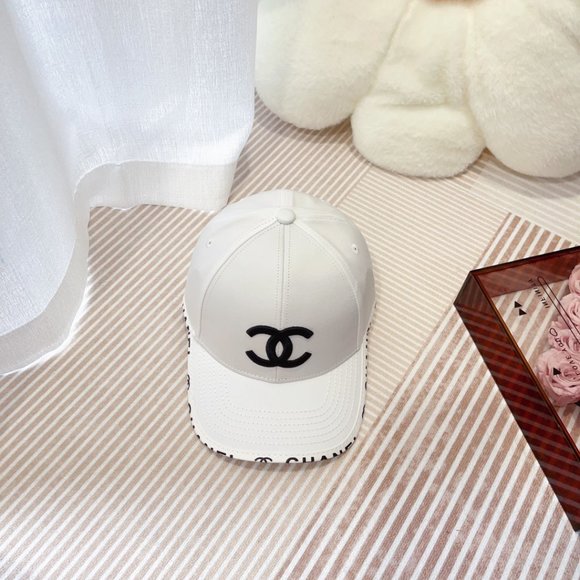 AUTHENTIC CHANEL Hats main image 6
